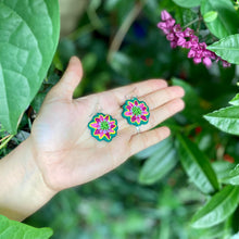 Load image into Gallery viewer, Beaded Summer Flower Earrings