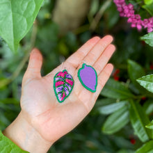 Load image into Gallery viewer, Tropical Leaf Earrings