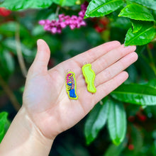 Load image into Gallery viewer, Embroidered Bird earrings