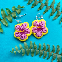 Load image into Gallery viewer, Summer Flower Earrings