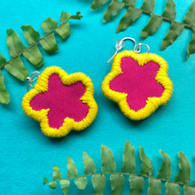 Load image into Gallery viewer, Summer Flower Earrings