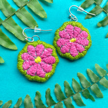 Load image into Gallery viewer, Summer Flower Earrings