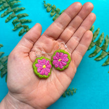 Load image into Gallery viewer, Summer Flower Earrings