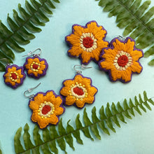 Load image into Gallery viewer, Purple + Gold Flower Earrings