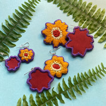 Load image into Gallery viewer, Purple + Gold Flower Earrings