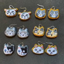 Load image into Gallery viewer, Cat earrings