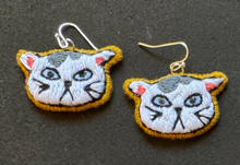 Load image into Gallery viewer, Cat earrings