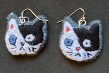 Load image into Gallery viewer, Cat earrings