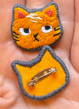 Load image into Gallery viewer, Cat pins