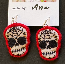 Load image into Gallery viewer, Skull earrings