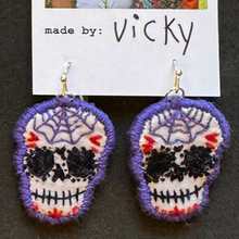 Load image into Gallery viewer, Skull earrings