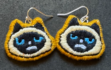 Load image into Gallery viewer, Cat earrings