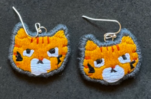 Load image into Gallery viewer, Cat earrings