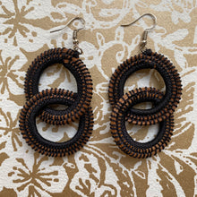 Load image into Gallery viewer, Black Woven Grass DOUBLE HOOP earrings